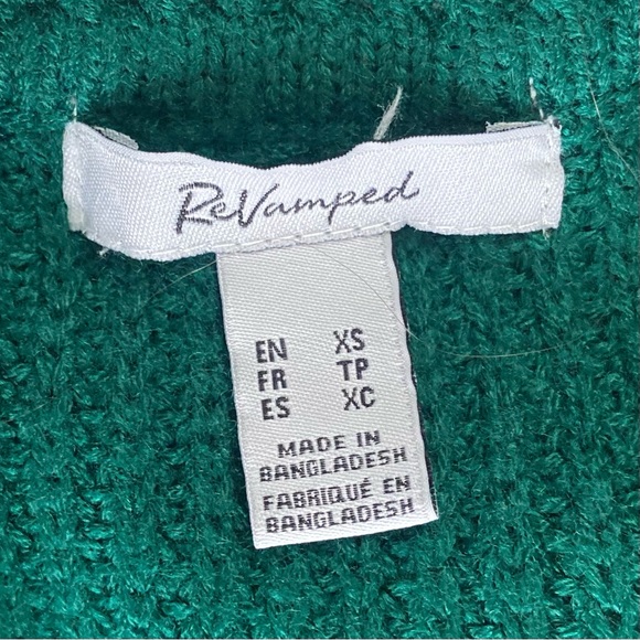 Revamped women green long sleeves, high low side zip hem sweater. Size XS. Used. - Picture 7 of 11